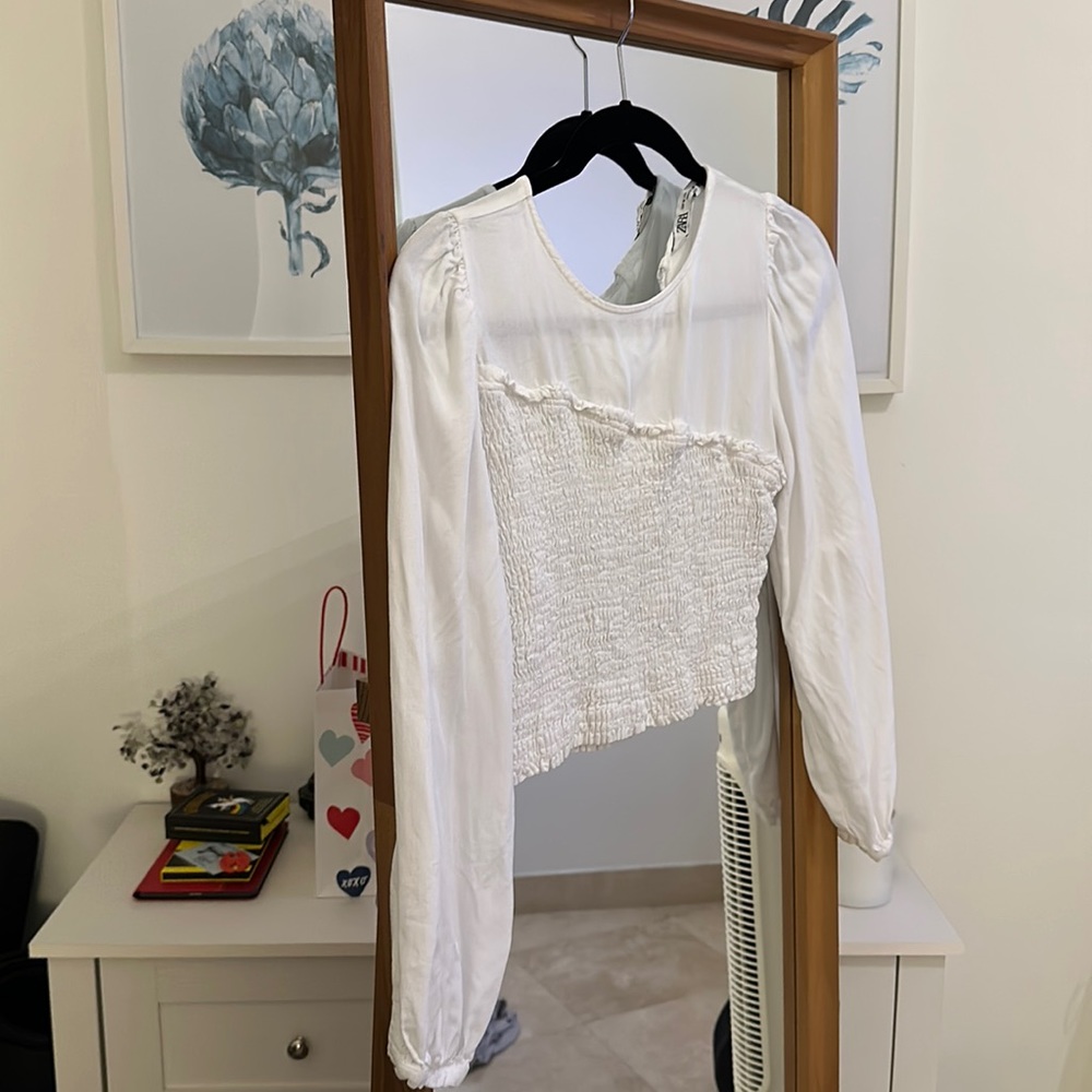 Beautiful white top from Zara